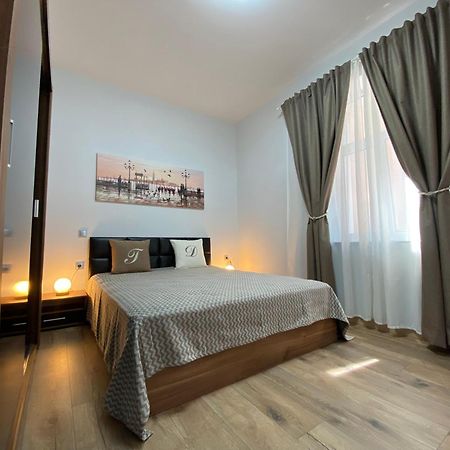 La Luna - High-End 2Bd Flat In The Top Centre By Flat Mаnager Sofia Extérieur photo