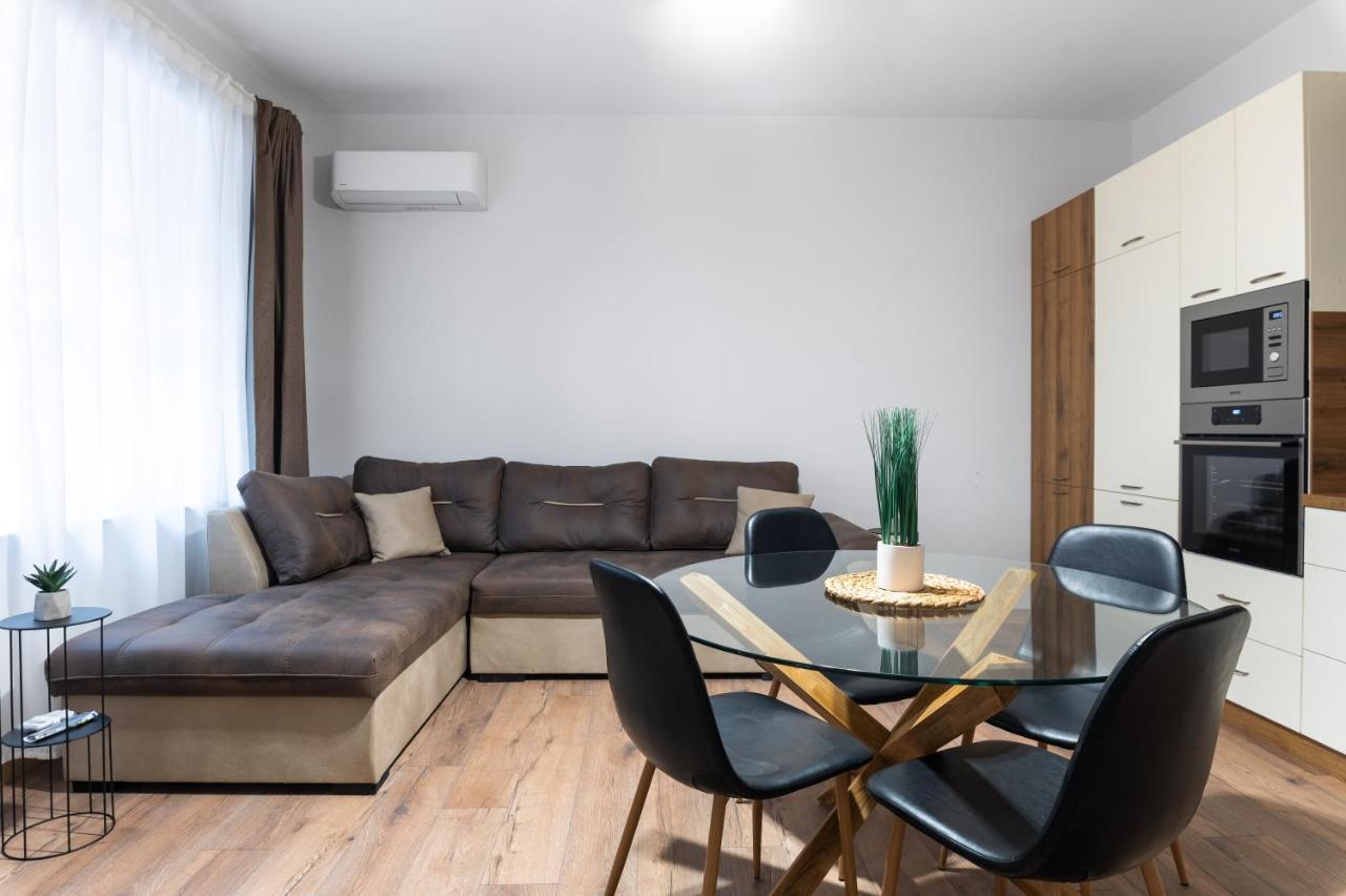 La Luna - High-End 2Bd Flat In The Top Centre By Flat Mаnager Sofia Extérieur photo