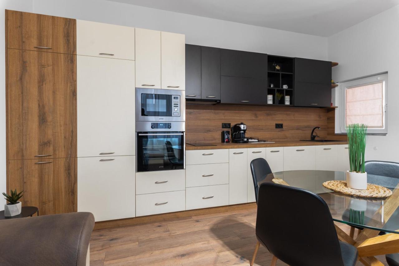 La Luna - High-End 2Bd Flat In The Top Centre By Flat Mаnager Sofia Extérieur photo
