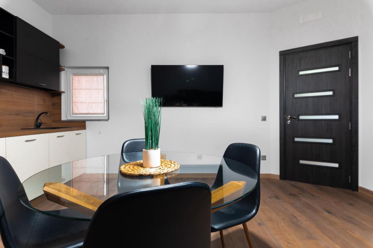 La Luna - High-End 2Bd Flat In The Top Centre By Flat Mаnager Sofia Extérieur photo