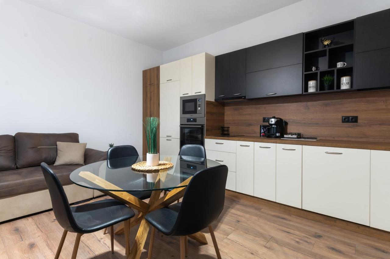 La Luna - High-End 2Bd Flat In The Top Centre By Flat Mаnager Sofia Extérieur photo