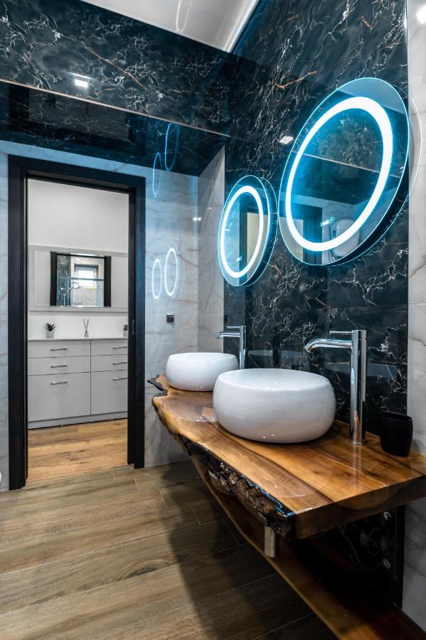 La Luna - High-End 2Bd Flat In The Top Centre By Flat Mаnager Sofia Extérieur photo